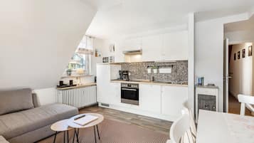 Kaffetrakter/tekoker, kjøleskap, mikrobølgeovn og ovn