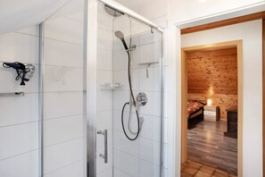 Shower, hair dryer, towels