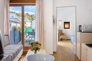 TV - Apartment Stiegeler No. 5 Schlossberg with Private Terrace and Wi-Fi (Freiburg)