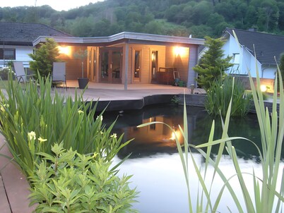 Apartment 'Standfuss' with Private Terrace, Private Garden and Wi-Fi