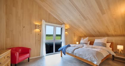 Ferienhaus Seewald mit privater Terrasse, Garten und WLAN