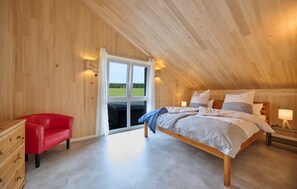 3 bedrooms, iron/ironing board, free WiFi, bed sheets - Black Forest Eco Chalet for 6 Guests (Seewald)