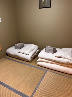 2 chambres, fer et planche Ă repasser, Wi-Fi gratuit, draps fournis
