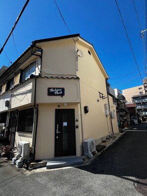 Exterior detail - Clean, Tidy and Charming House. "Gamo4" Hidden Gem in Osaka, near Osaka Castle. (Osaka)