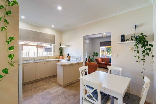 House, Multiple Beds, Non Smoking, Garden View | Private kitchen | Full-sized fridge, microwave, oven, stovetop - Bayside Bliss (Busselton)