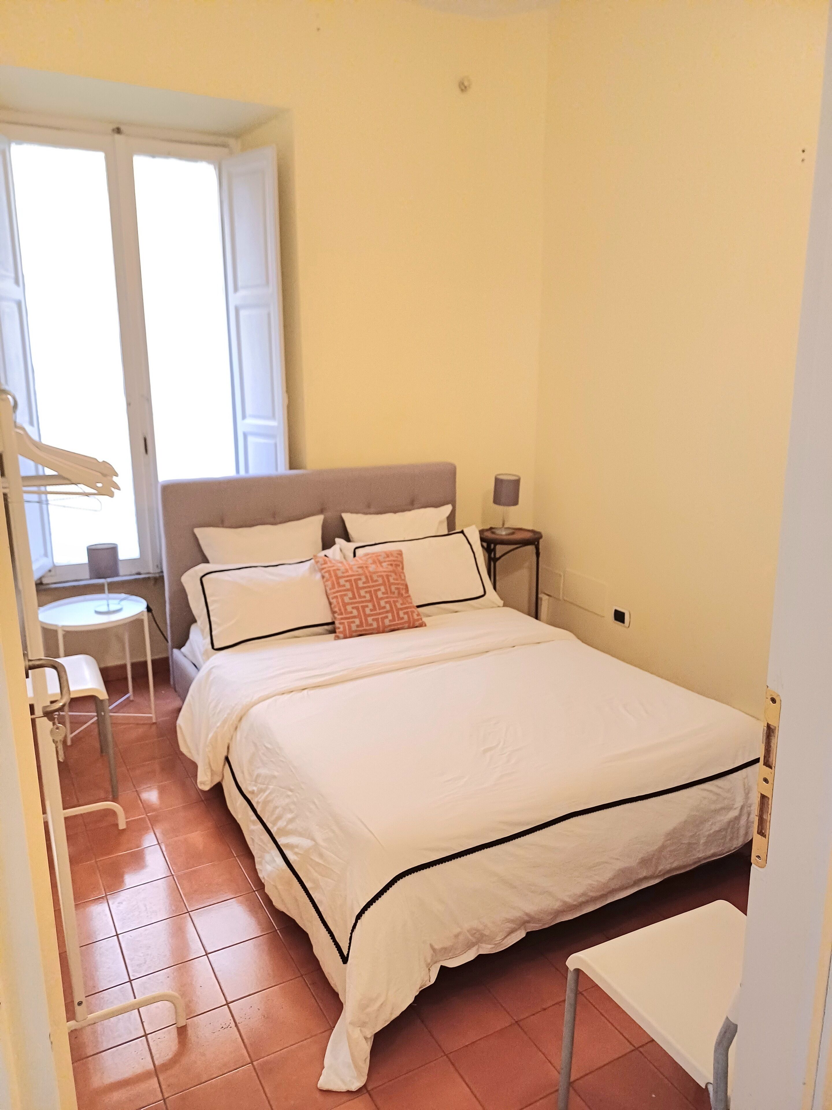 1 غرفة نوم ومكواة/لوح كي وواي فاي مجانًا وملاءات أسرّة