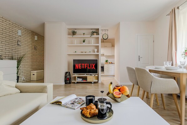 Comfort Apartment, Lanai, Courtyard View | Living area | 40-inch LCD TV with cable channels - Lumina apartments with 2 terrace (Warsaw)