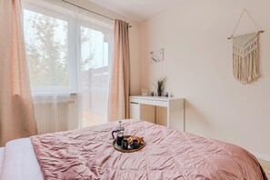Comfort Apartment, Lanai, Courtyard View | 2 bedrooms, blackout curtains, iron/ironing board, cots/infant beds - Lumina apartments with 2 terrace (Warsaw)