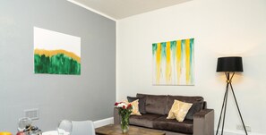 Smart TV - Court Street by Central Serviced Apartments (Dundee)