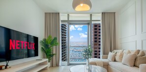 Apartment, Balcony, Marina View | Living area