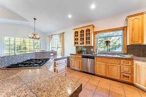 Fridge, microwave, oven, stovetop - Pet-Friendly Tahoe Retreat w/Foosball Table | Near Heavenly Ski Resort | Blitzen (South Lake Tahoe)