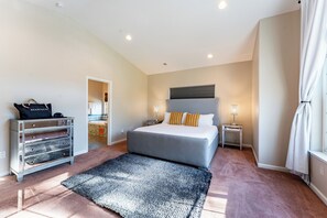 3 bedrooms, travel crib, free WiFi, bed sheets - Pet-Friendly Tahoe Retreat w/Foosball Table | Near Heavenly Ski Resort | Blitzen (South Lake Tahoe)