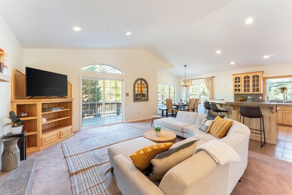 Smart TV, fireplace, foosball - Pet-Friendly Tahoe Retreat w/Foosball Table | Near Heavenly Ski Resort | Blitzen (South Lake Tahoe)