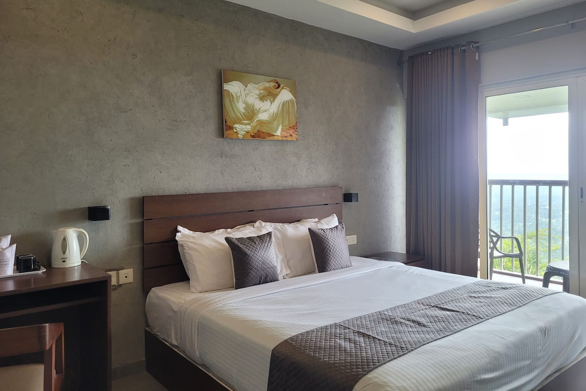 Deluxe Room, Balcony, Valley View | 1 bedroom, desk, free WiFi