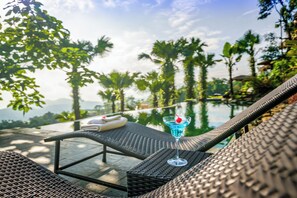 2 outdoor pools - Puluong Retreat  (Ba Thuoc)