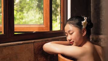 Bain à remous intérieur