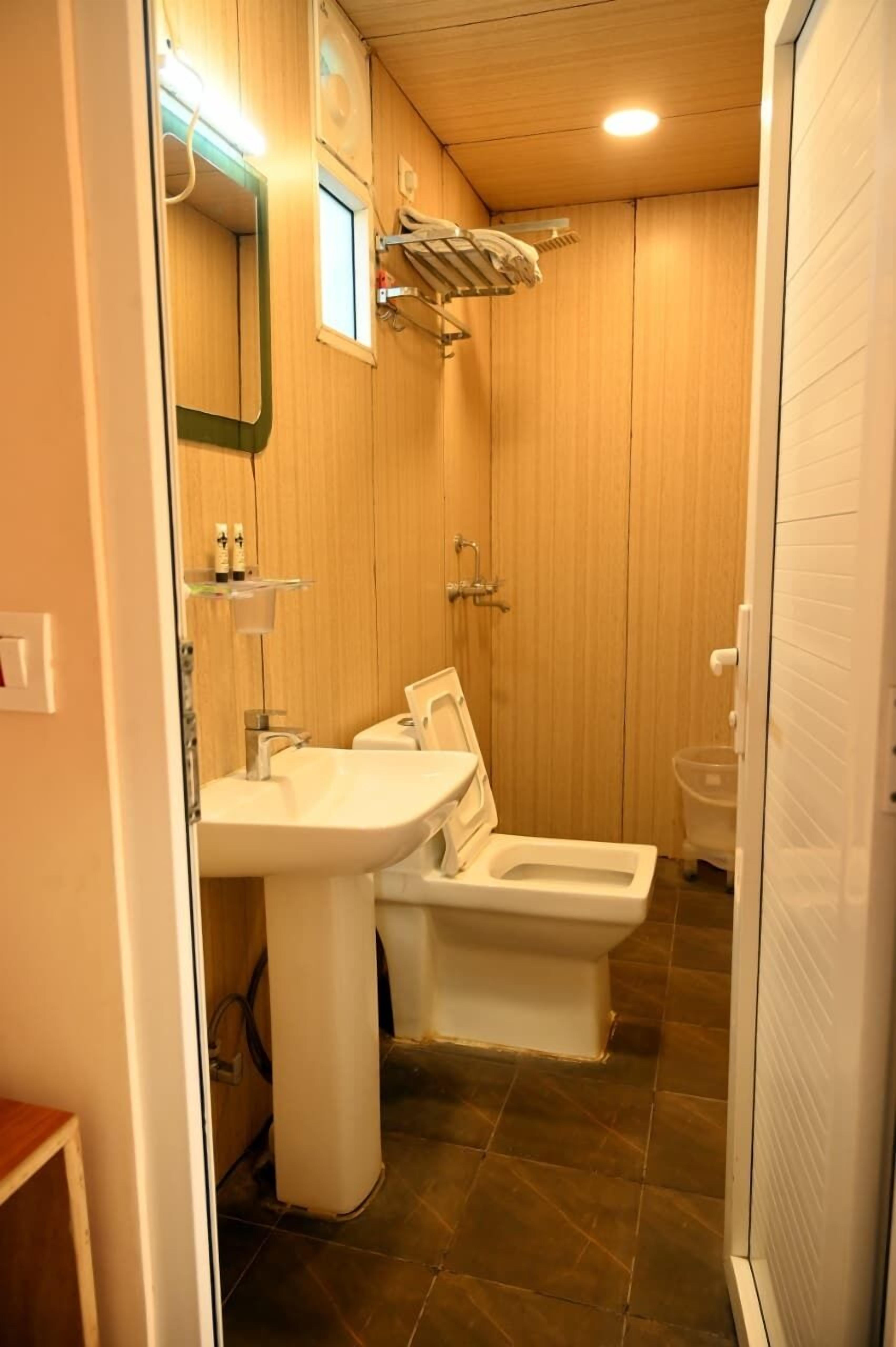 Shower, towels, soap, shampoo