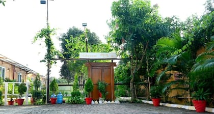 Hotel Divine Ayodhya