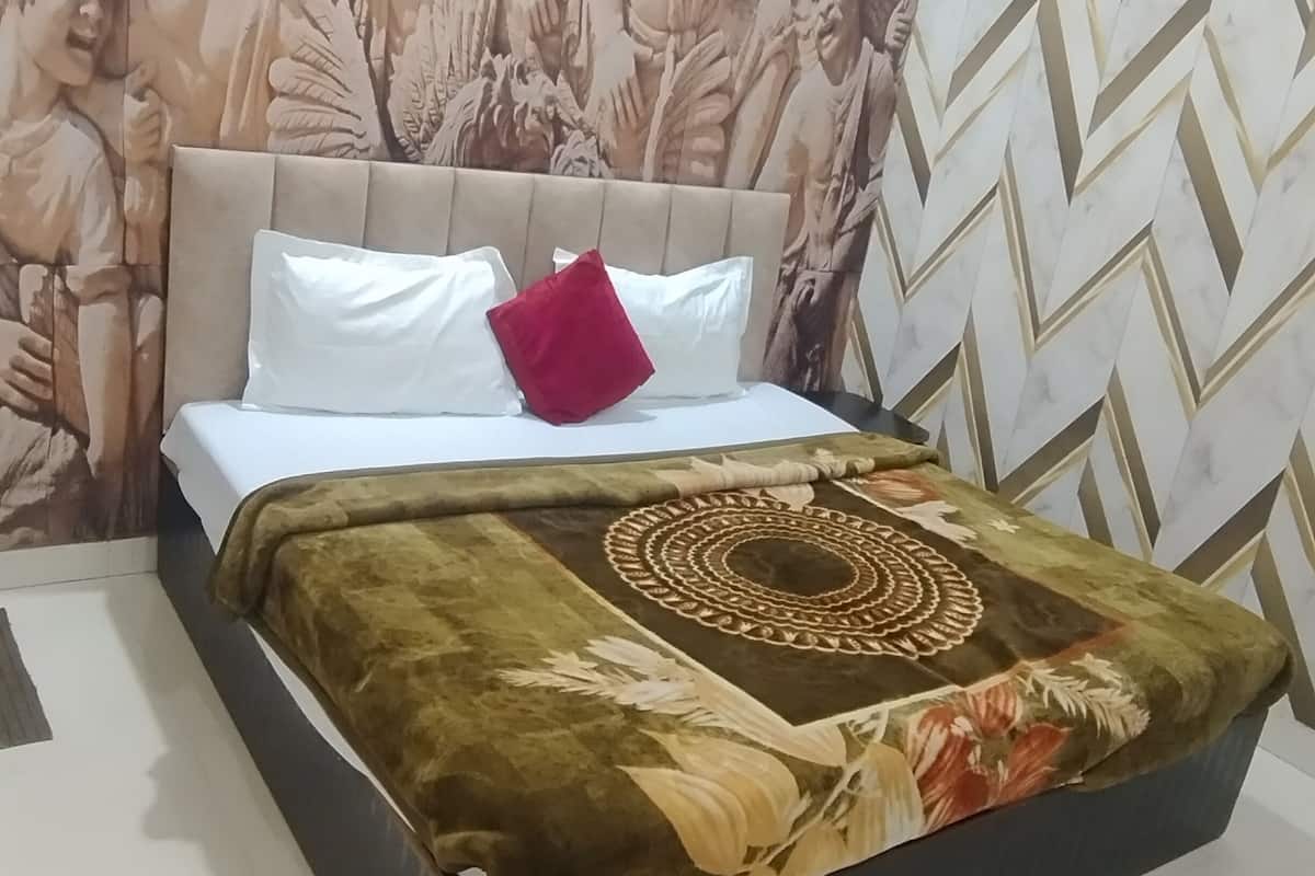 經濟客房 | 筆電工作空間、隔音、熨斗/熨衣板、免費無線上網