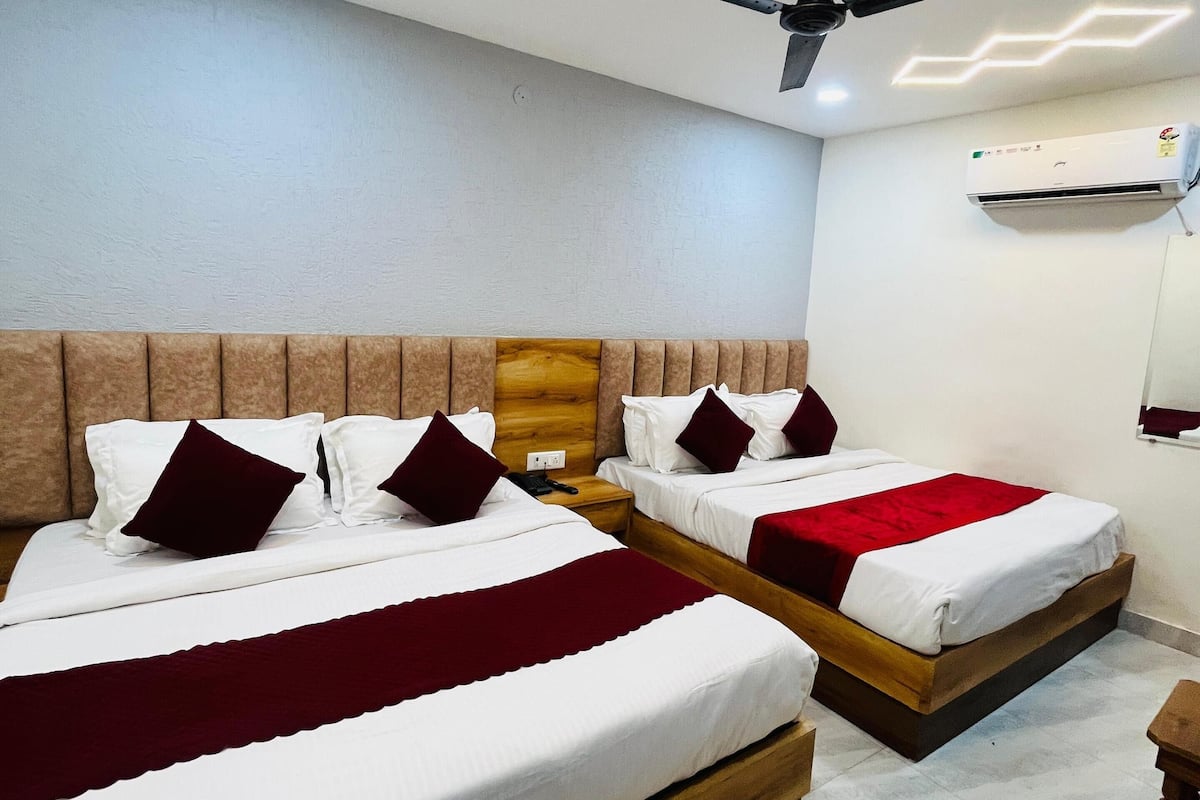 家庭四人房 | 筆電工作空間、隔音、熨斗/熨衣板、免費無線上網