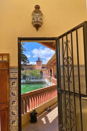 Room, 1 Bedroom, Smoking, Private Pool | Property entrance