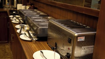 Desayuno buffet (INR 350 por persona)