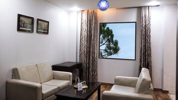 Suite estudio junior | Escritorio, espacio para trabajar con laptop, camas extra y wifi gratis