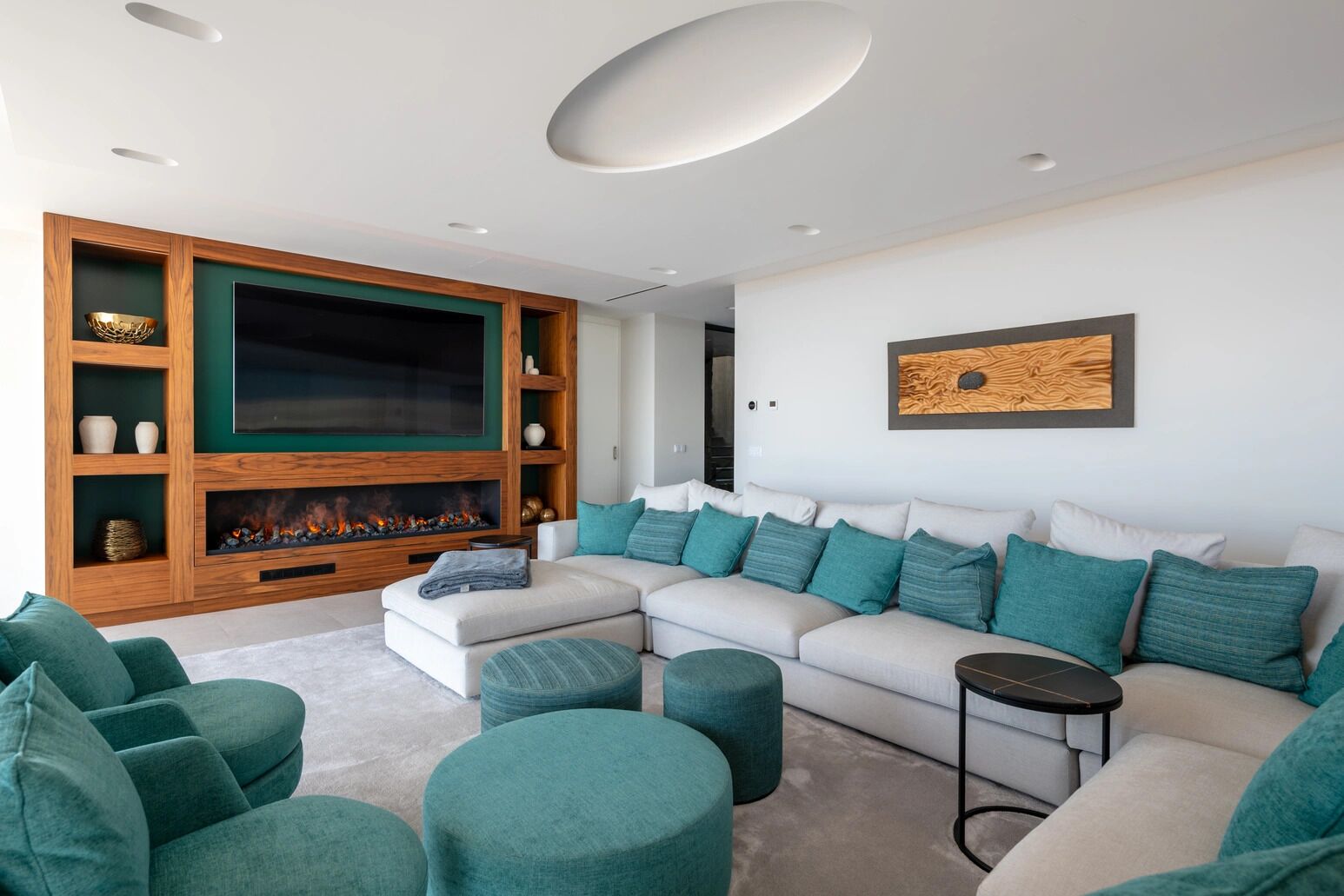 Smart TV, table tennis