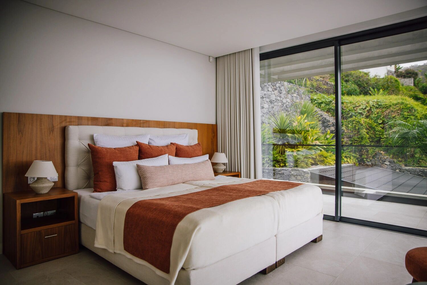 3 slaapkamers, een strijkplank/strijkijzer, wifi, beddengoed