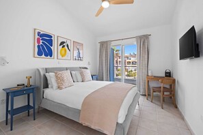 2 bedrooms, free WiFi, bed sheets - Chic Oasis Poolside Residence by Nomads (Paphos)