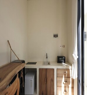 Private kitchen - Lilla Villa by Betterplace (Canggu)