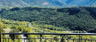 Mountain house with breathtaking view of the Guil river