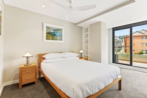 1 soverom, skrivebord, strykejern/-brett og wi-fi