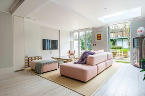 House | 4 bedrooms, Internet