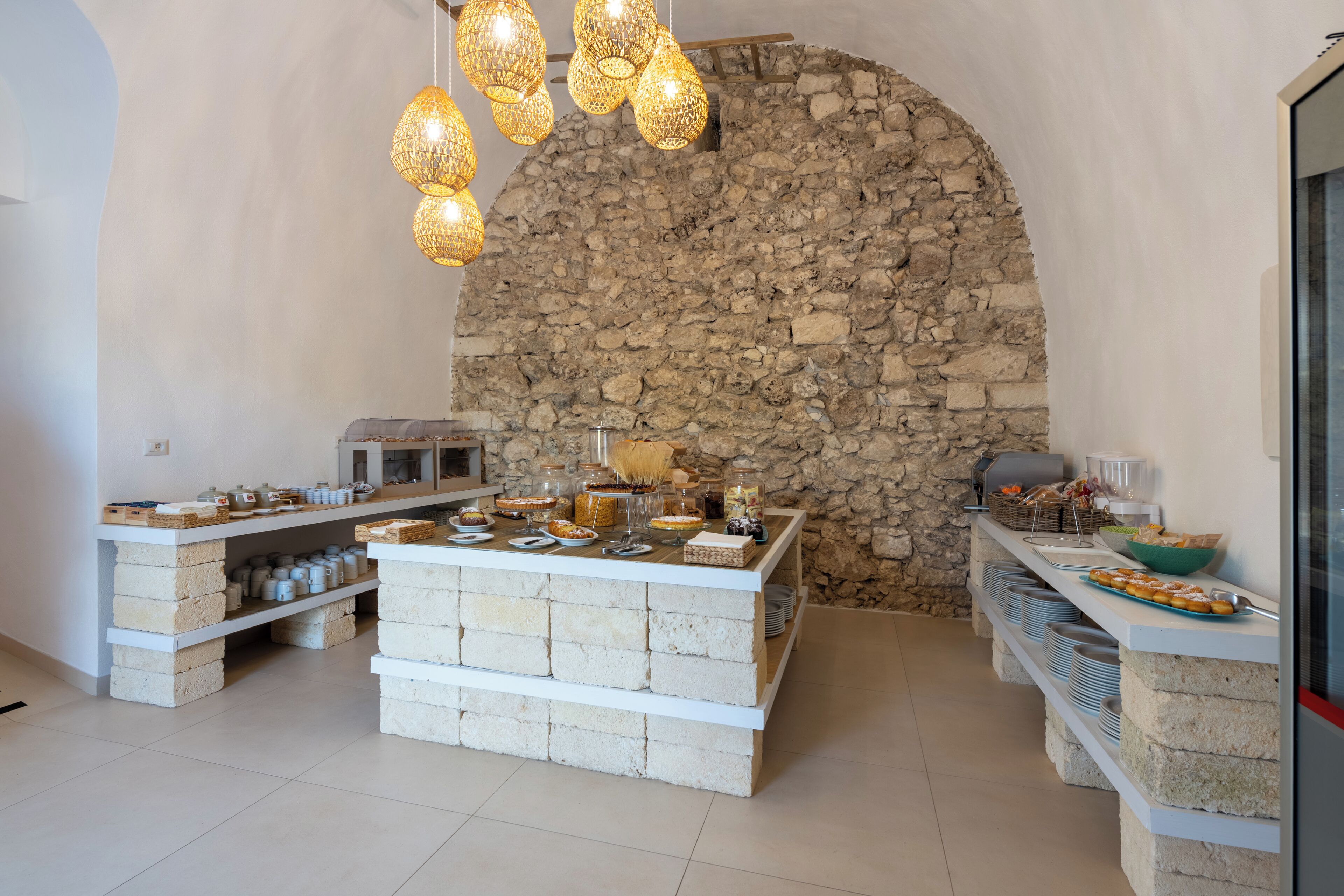 Desayuno buffet diario (EUR 12 por persona)