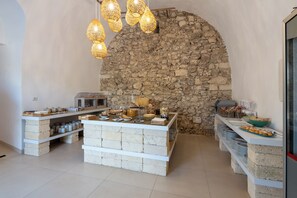 Daily buffet breakfast (EUR 12 per person) - VILLAGGIO CAMPING SCIALMARINO (Vieste)