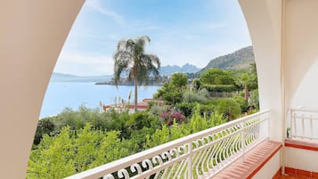 Villa, Sea View | Teres/patio