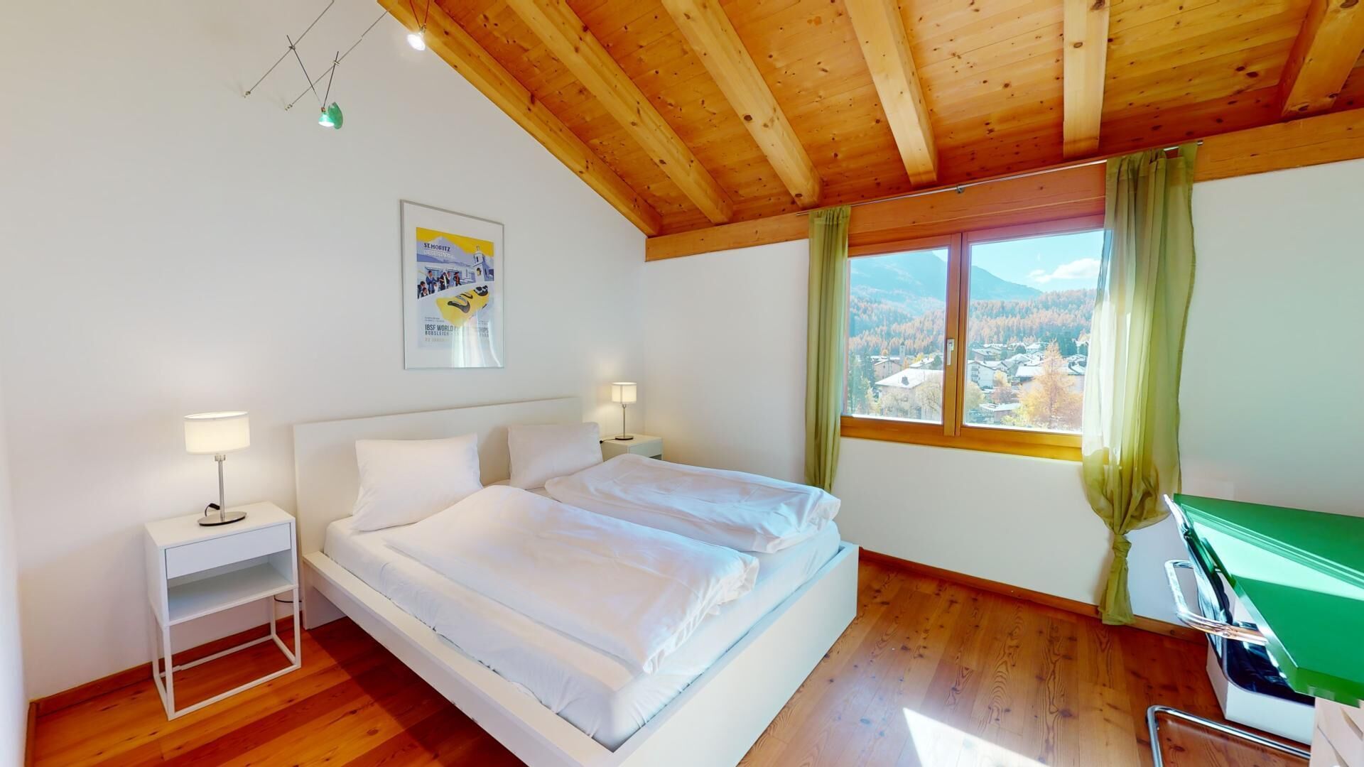 4 Schlafzimmer, Schreibtisch, Bügeleisen/Bügelbrett, kostenloses WLAN