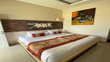 Standard Double Room, Courtyard View | Desk, free WiFi