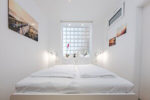 1 bedroom, iron/ironing board, travel cot, free WiFi - Domizil Waldstraße 03 - centrally located accommodation on the first floor for 4 people (Zinnowitz)