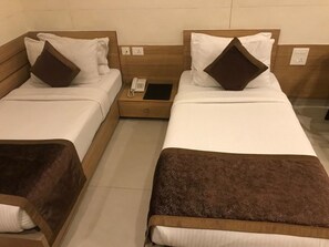 Free WiFi, bed sheets - Goroomgo City Square Hisar (Hisar)