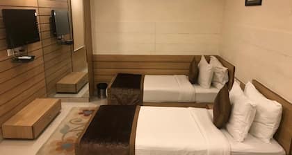 Goroomgo City Square Hisar