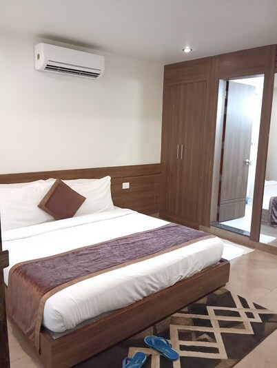 Goroomgo City Square Hisar