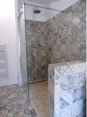 Hair dryer, towels, toilet paper - Appartement - Parking - Wifi - 1 to 6 pers - (Barsac)