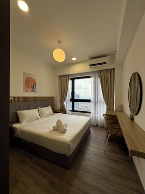 Căn hộ Cao cấp, 2 phòng ngủ | Bộ trải giường bằng vải Frette của Ý, bộ đồ giường cao cấp 