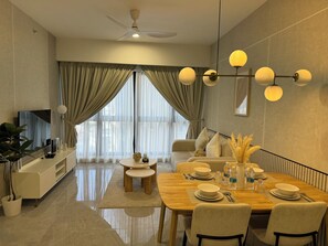 Appartement Luxe, 2 chambres | Coin séjour
