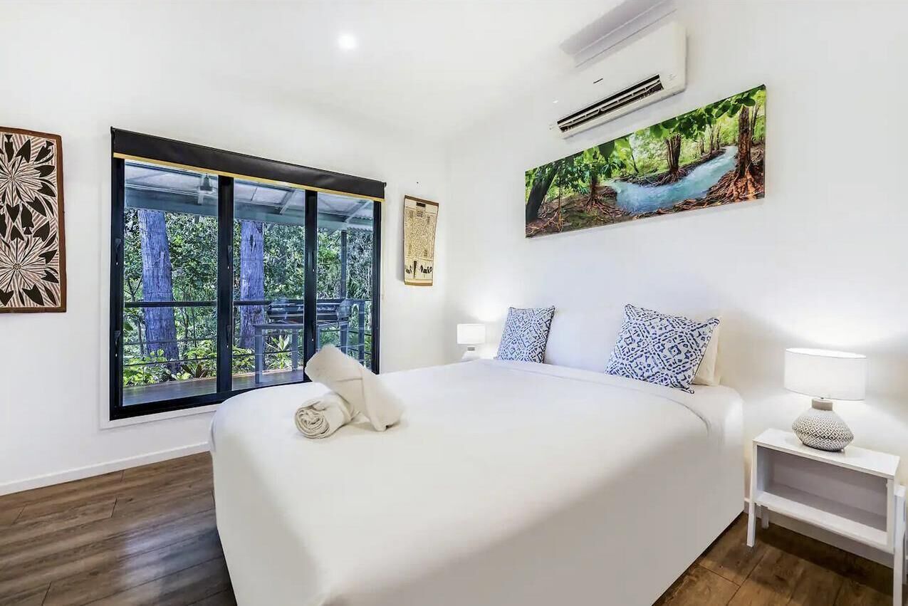 1 dormitorio, tabla de planchar con plancha, wifi y ropa de cama