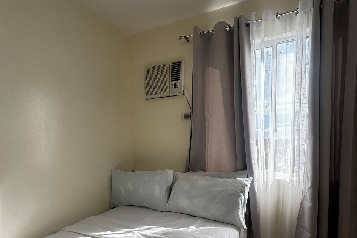 LÀgenhet Classic - 2 sovrum - icke-rökare - balkong | 2 sovrum, individuell inredning, unika möbler och arbetsyta för laptop