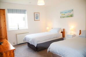 3 habitaciones, cunas gratuitas y ropa de cama