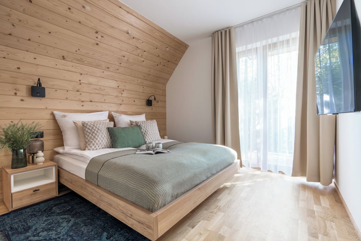 Comfort Apartment | 1 bedroom, laptop workspace, soundproofing, iron/ironing board